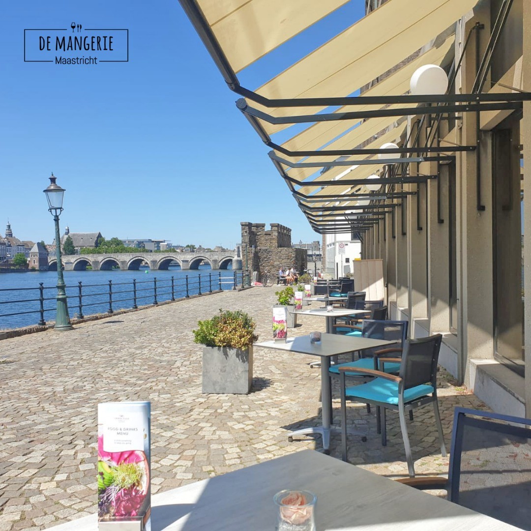 Today is the first official day of summer! Enjoy lovely sunny weather in Maastricht. Book a room with us or reserve a spot in our restaurant ‘de Mangerie’ for lunch or dinner!☀️🍷

ATTENTION: The terrace cannot be reserved, however, you can take a seat if they’re available!

Call +31 (0)43 350 91 91 or email reservation@cp-maastricht.nl📞💻

#ihg #visitlimburg #cpm #crowneplaza #maastricht #limburg #visitmaastricht #crowneplazahotel #hotel #maastrichtcity #nachtjeweg #centrumhotelmaastricht #zomer #summer