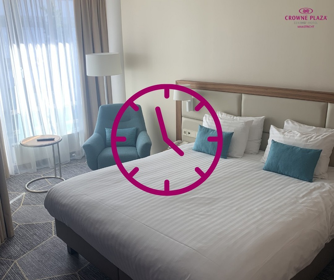 As from today, winter time will start again. This means a full hour longer sleep!😴 Book your room with us now at https://centrumhotelmaastricht.nl/ or call +31 (0) 43 350 9171. #IHG #visitlimburg #CPM #crowneplaza #hotel #maastrichtcity #nachtjeweg #centrumhotelmaastricht #wintertime#sleep#