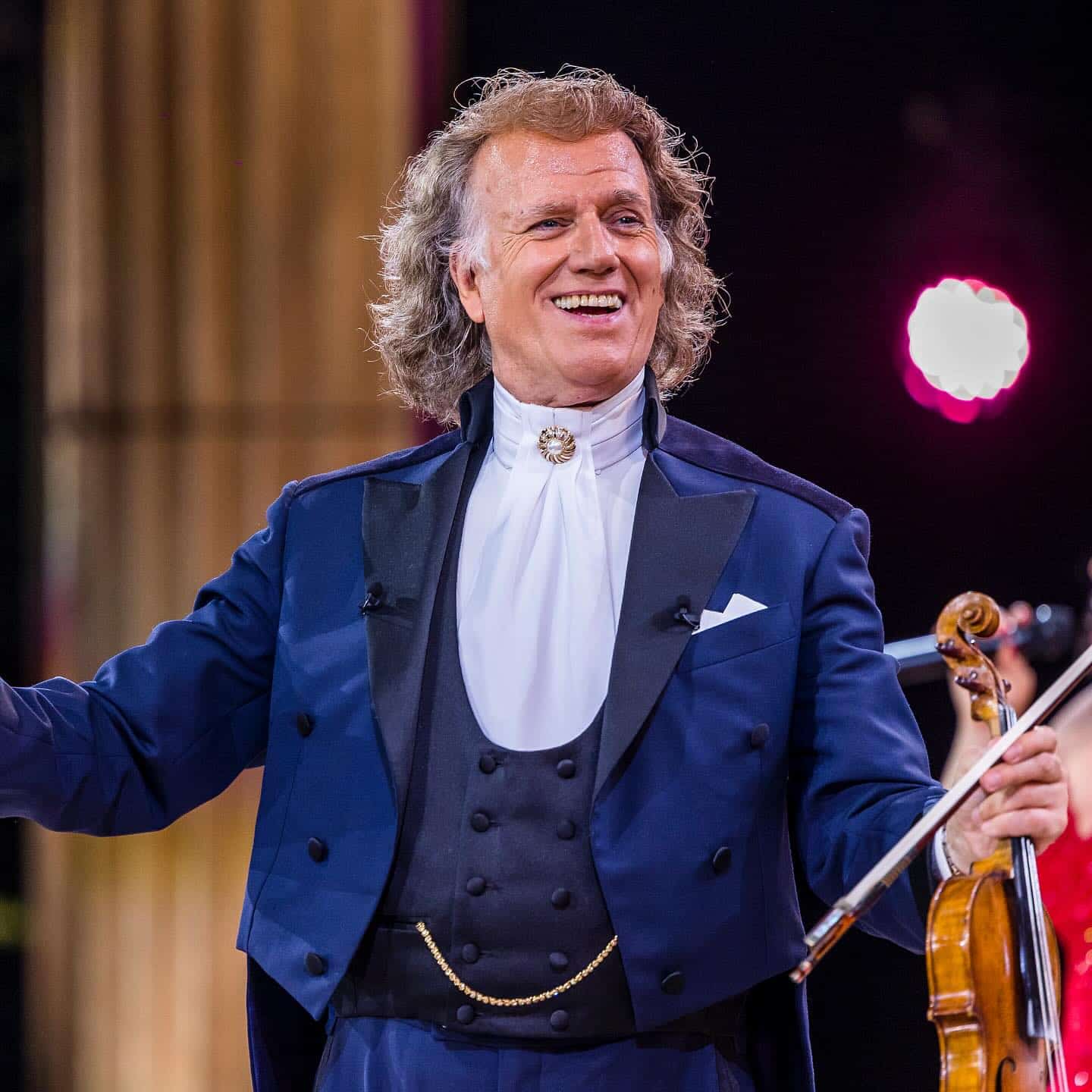 We wish everyone visiting André Rieu a magical evening full of music, memories, and Maastricht charm! Whether you’re here for the weekend or just for the night, enjoy every note on the beautiful Vrijthof.
Staying with us? Make the most of your evening with a pre-concert drink at our bar or a stroll along the river before the show.
Welkom in Maastricht, welkom bij André Rieu!
#AndreRieu #AndreRieu2025 #VrijthofMaastricht #MaastrichtConcert #CrownePlazaMaastricht #VisitMaastricht #SummerInMaastricht #RieuExperience #MaastrichtEvents #ThingsToDoInMaastricht #HotelMaastricht #AndréRieuMaastricht #Maastricht2025 #MaastrichtHotel #MaastrichtStay #MaastrichtNightlife #CrownePlazaExperience